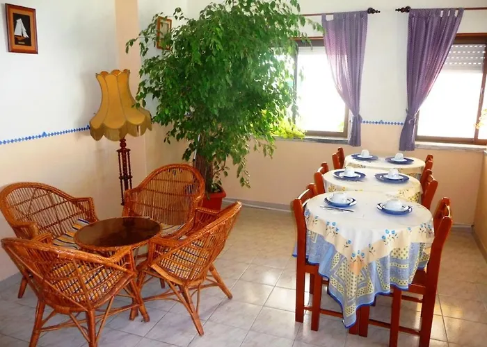 Casa de hóspedes Marazul 2*